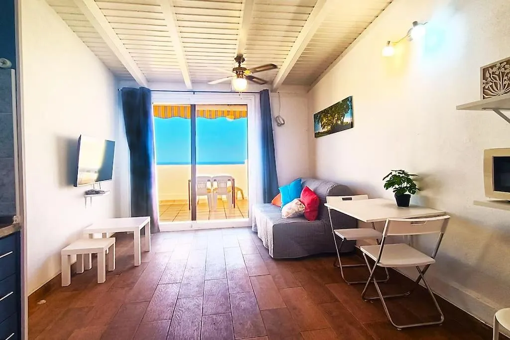 Cosy Home With Pool And Sea View -Bianca contacts